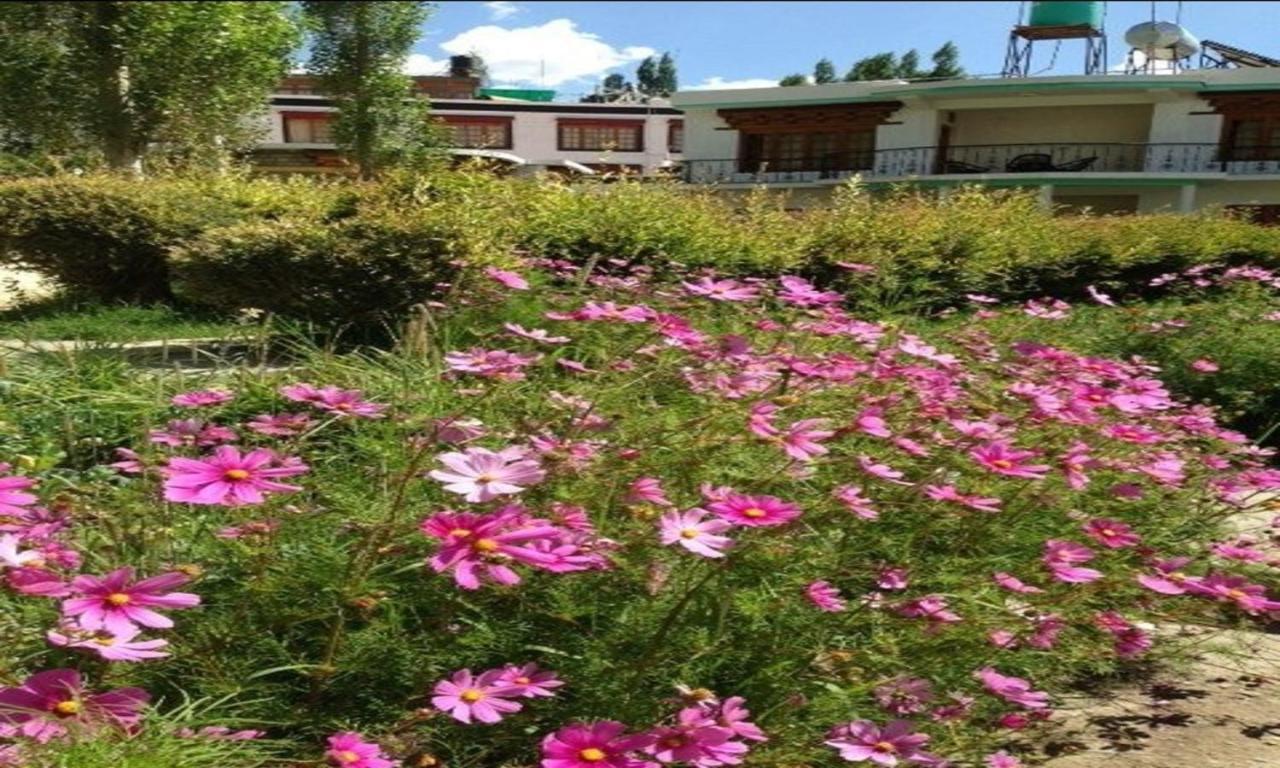 Royal Heritage Resort Лех Екстериор снимка