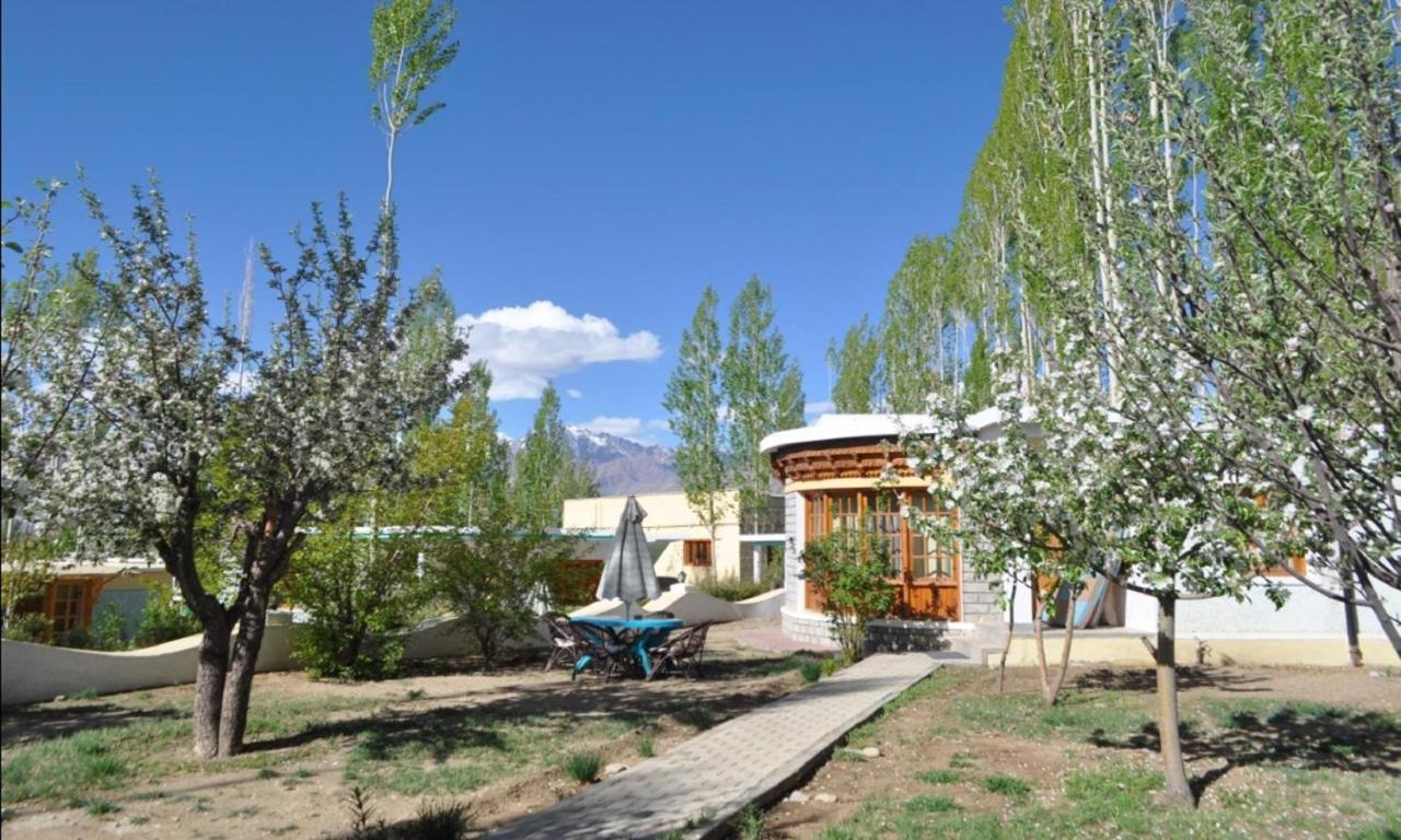 Royal Heritage Resort Лех Екстериор снимка